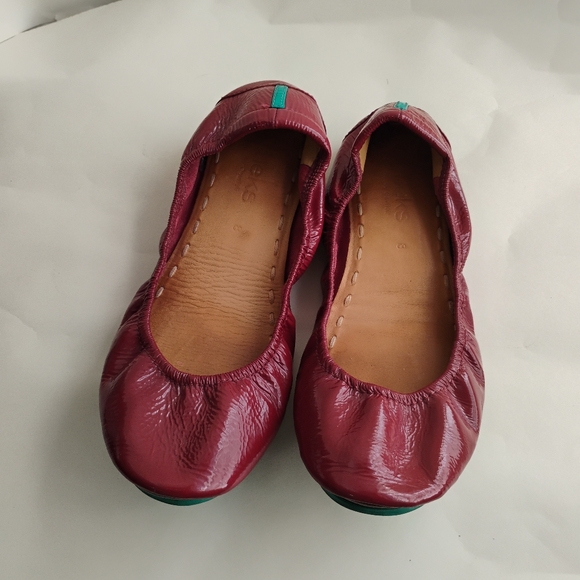 Tieks by Gavrieli Women's Size 8 Ruby Red patent Foldable Ballet Flats - Picture 13 of 15